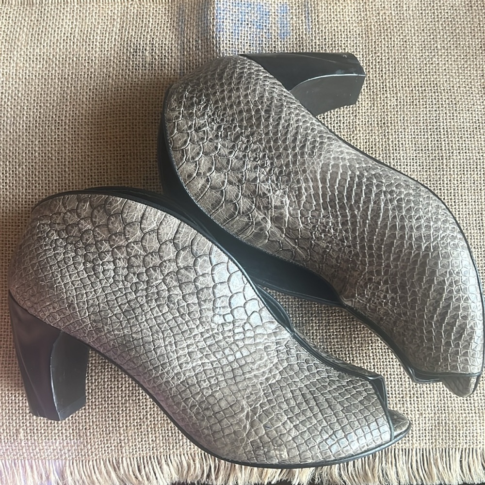 Salpy Geneva Bootie  ( size 7.5)